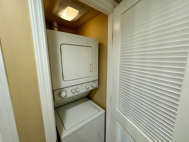 Building Photo - Great 2B/1BA Condo in Oceanside!