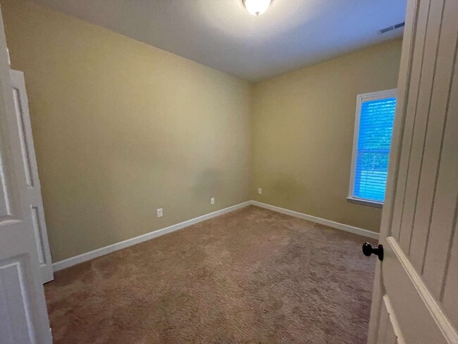 Building Photo - ADORABLE 3 BR, 2 BA HOME IN PLANTATION POINT! *SPRING CREEK SCHOOL DISTRICT*