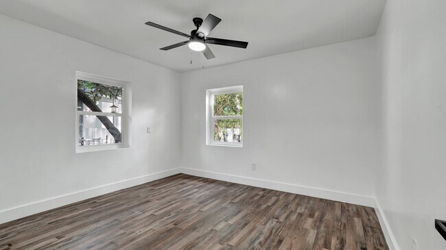 Building Photo - 11 NW 117th St