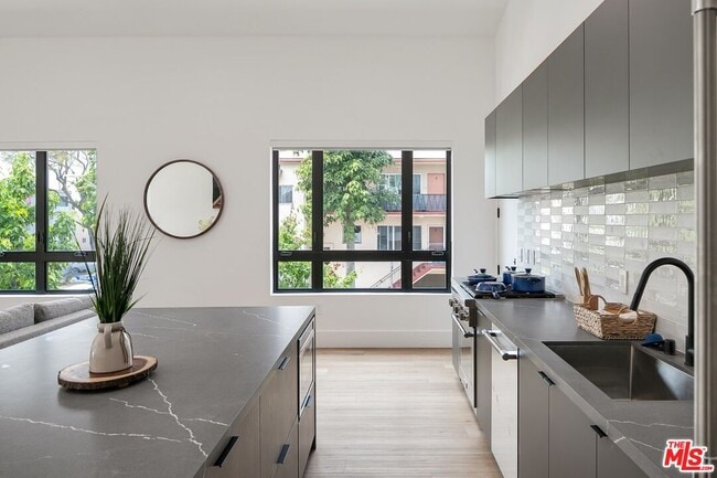 Building Photo - 1236 N Spaulding Ave