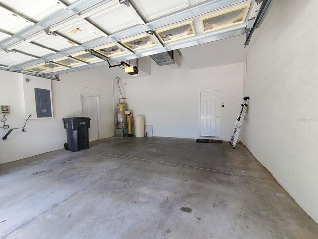 Building Photo - 12825 Castlemaine Dr