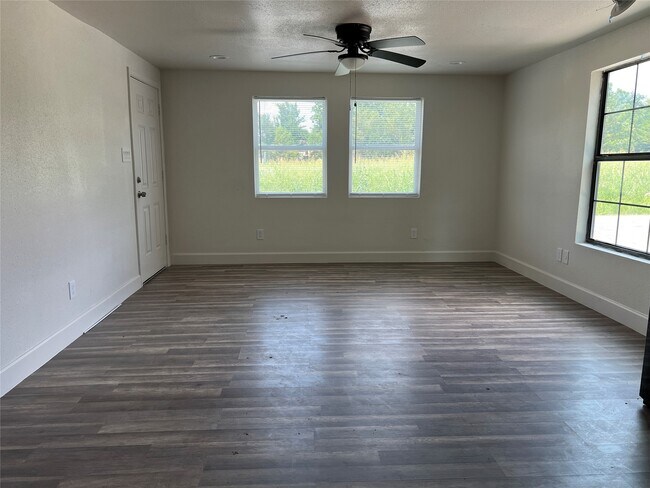 Building Photo - 201 Eastwood St