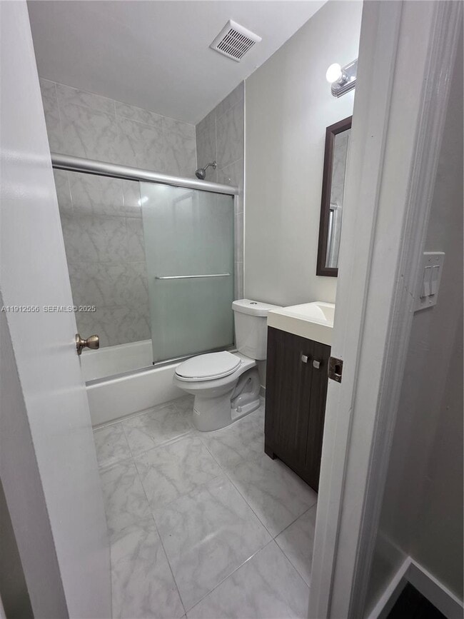 Building Photo - 111 SW 113th Ave