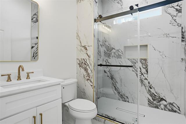 Building Photo - 125 Palm Ln