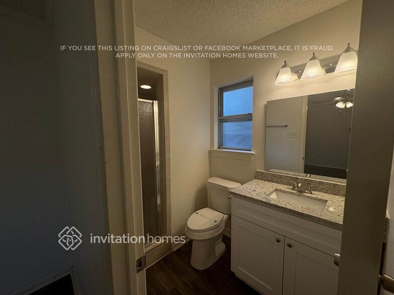 Building Photo - 5205 Hideaway Ct