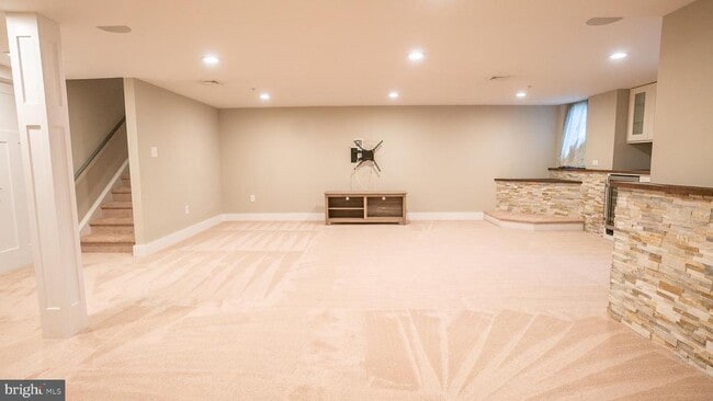 Building Photo - 108 Barefield Ln