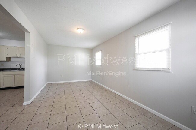 Building Photo - 3202 Wellington Ave