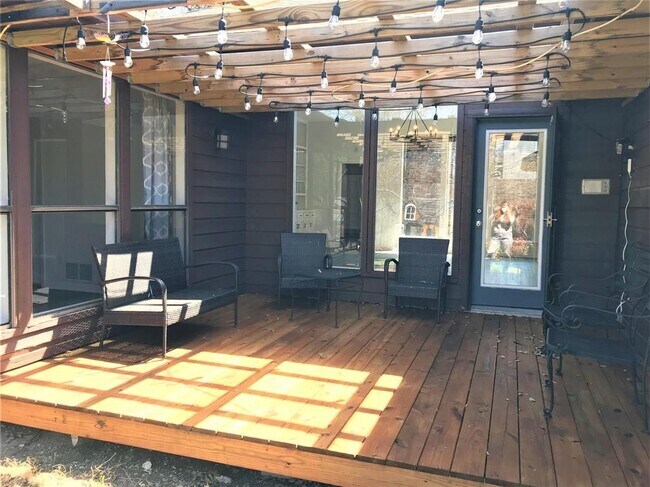 Building Photo - 16933 Davenport Ct