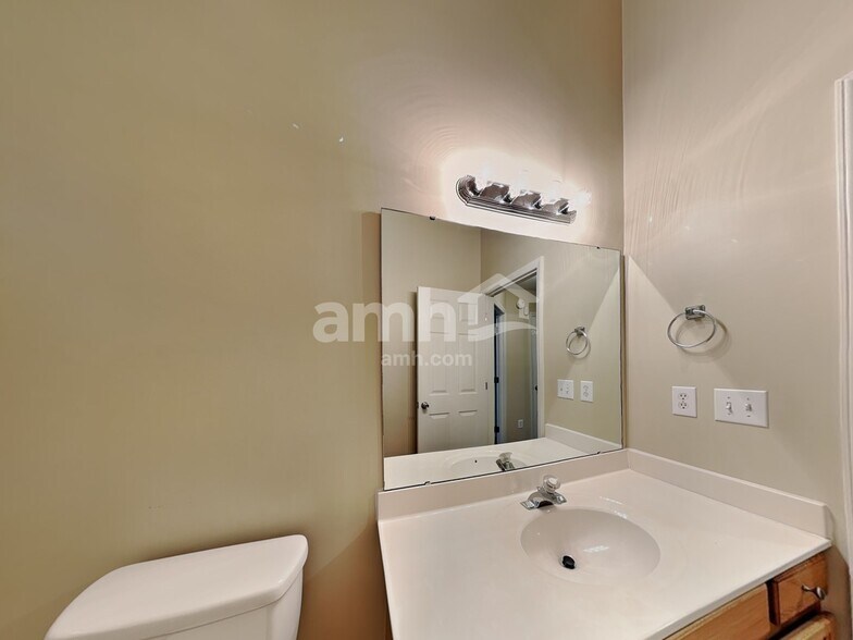 Building Photo - 325 Brims Way