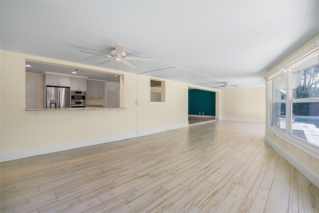 Building Photo - 500 Gardenia Ln