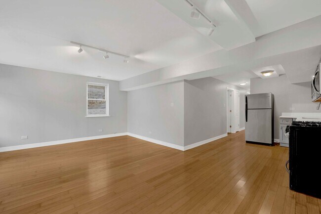 Building Photo - 1649 W 21st St