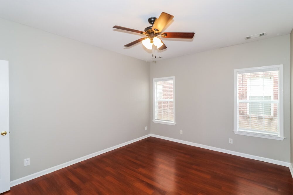 Building Photo - 10436 Sunnybrook Cir