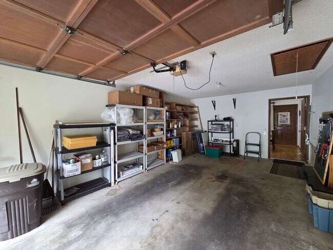 Building Photo - 3300 Carpenter Rd SE