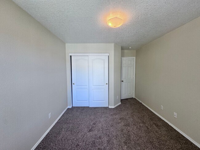 Building Photo - 3 bed 2 bath home in Los Lunas