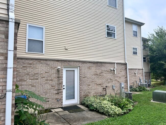 Building Photo - 289 Pamela Ct