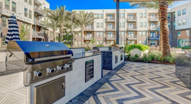 Building Photo - 23233 Western Centre Dr