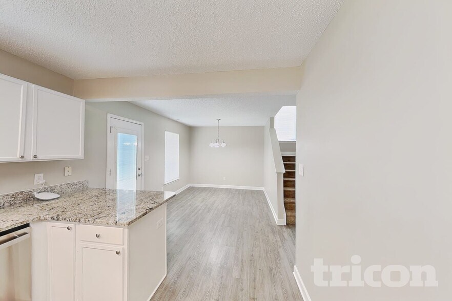 Building Photo - 4019 Cedarbark Drive Matthews NC