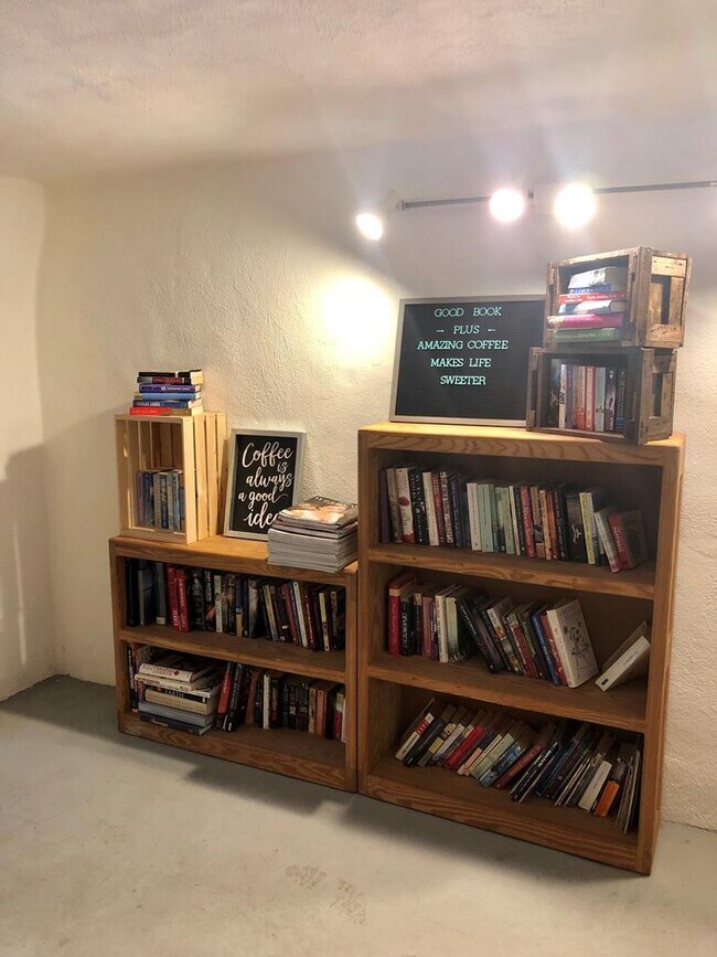 Building Photo - 25514 E Main St