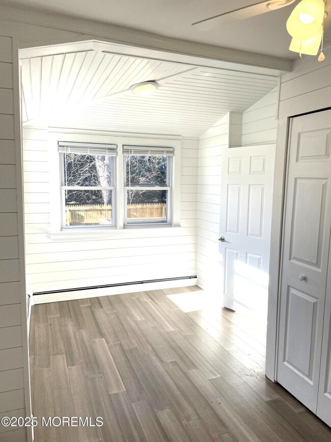 Building Photo - 5 Meadowbrook Ave