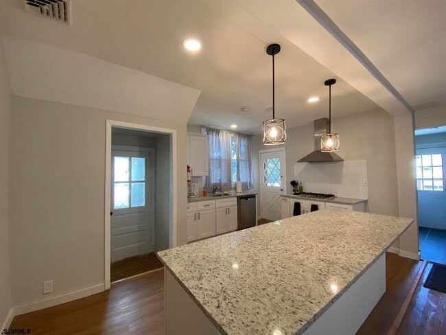 Building Photo - 29 Bartram Ave