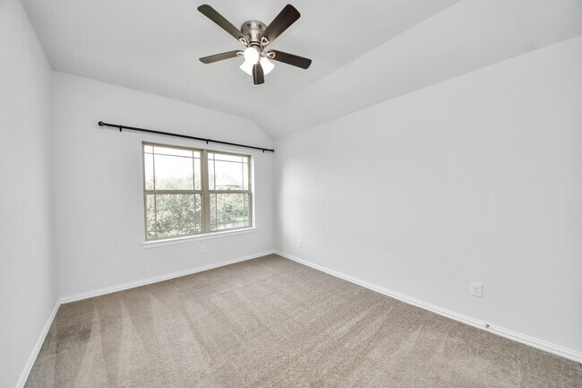 Building Photo - 23714 Via Viale Dr