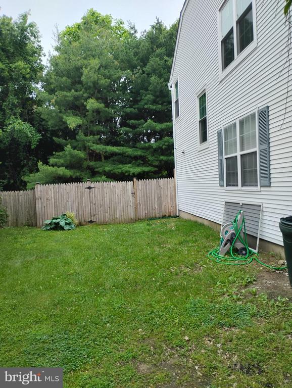 Building Photo - 22 Foxchase Dr
