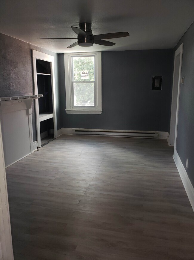 Building Photo - 84 S 15th St