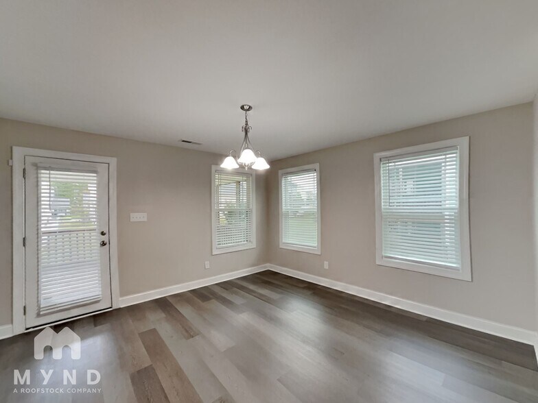 Building Photo - 1029 Airedale Trail