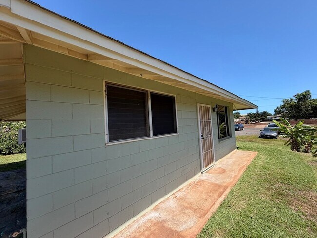 Building Photo - 1550 Malo St