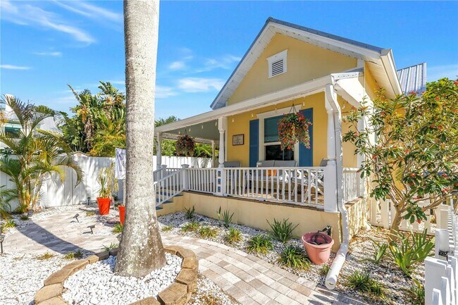 Building Photo - 748 11th Ave N