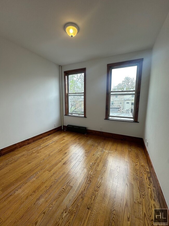 Building Photo - 80 80th St