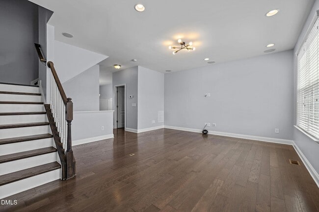 Building Photo - 6052 Kentworth Dr
