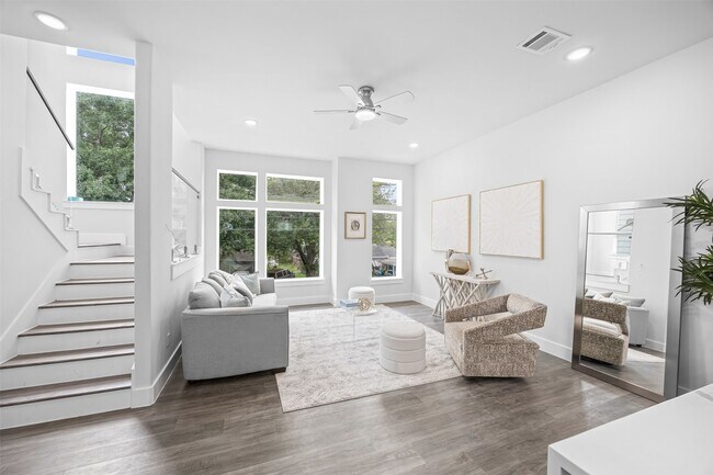 Building Photo - 6721 St Augustine St