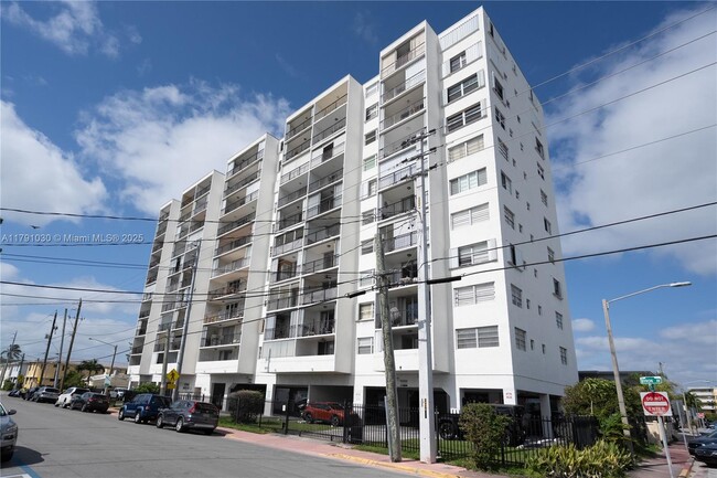 Building Photo - 7850 Byron Ave