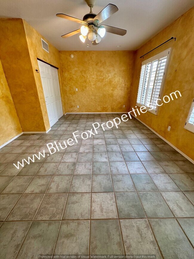 Building Photo - 4814 N Castle Ridge Rd