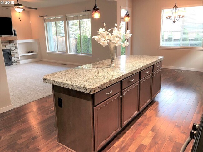 Building Photo - 3-Bedroom Home in SW Beaverton!