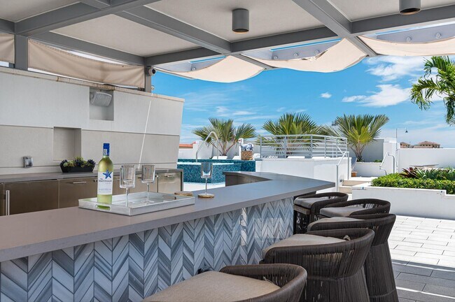 Building Photo - 155 E Boca Raton Rd