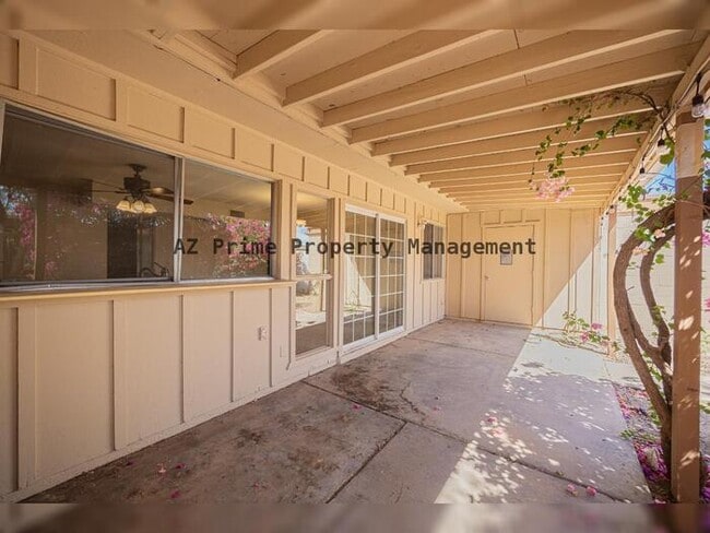 Building Photo - 2127 E Minton Dr