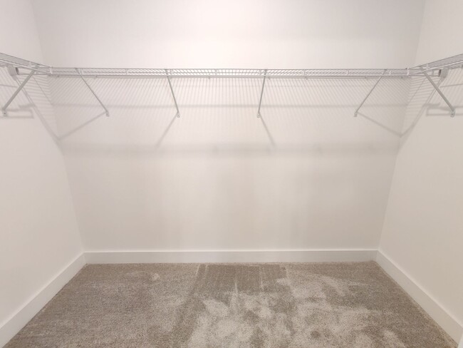 Building Photo - 9570 Little Bluestem Dr