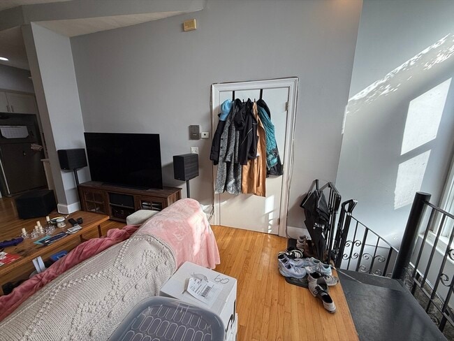 Building Photo - 146 W Fourth St