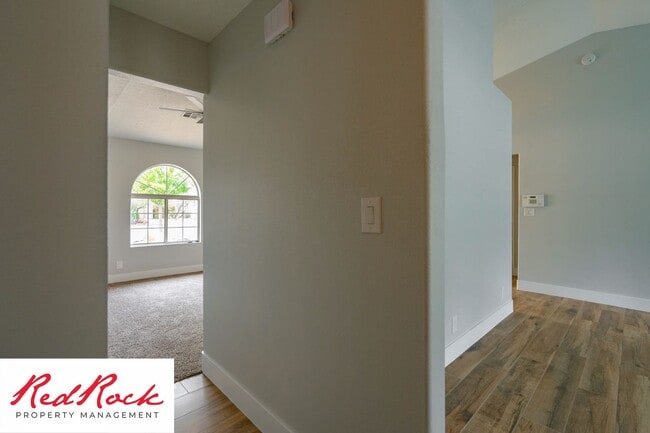 Building Photo - 3 Bedroom Home With 2 Car Garage In St. George