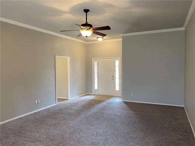 Building Photo - 4902 Hawthorne Way