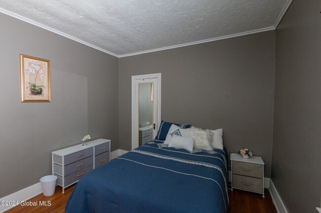 Building Photo - 461 N Main St