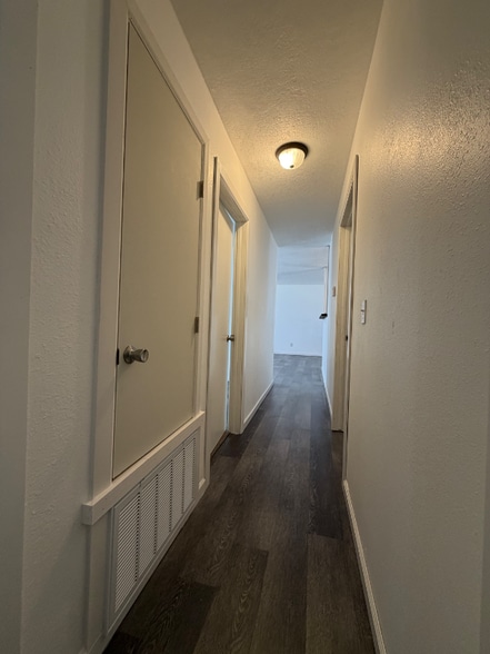 Building Photo - 406 Anderson Dr