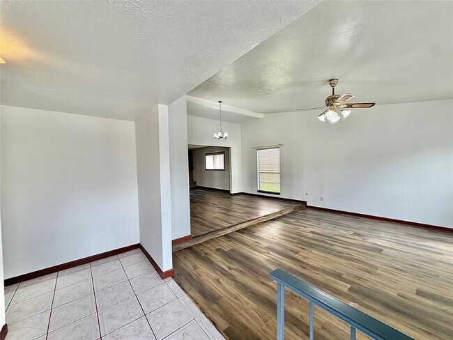 Building Photo - 7111 El Sereno Dr