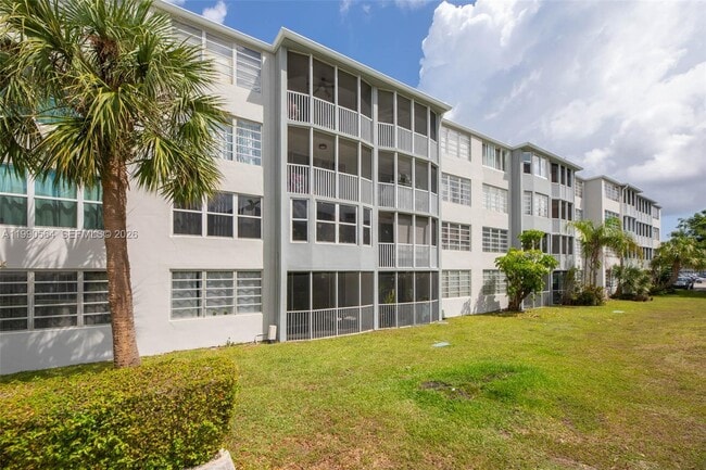 Building Photo - 1680 NE 191st St