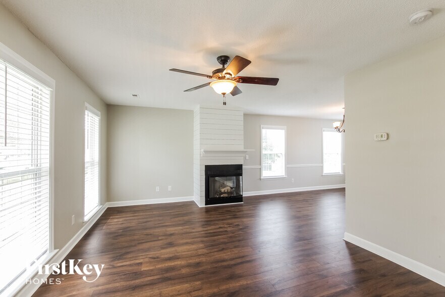 Building Photo - 1703 Glenn Meade Dr