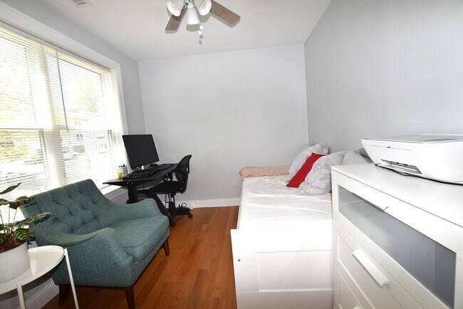 Building Photo - 147 Spruce St