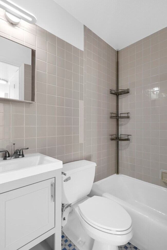 Building Photo - 198 Bowery