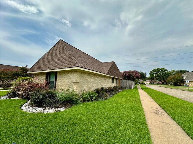 Building Photo - 2931 Pasture Ln